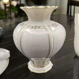 VTG Lenox Vase Vanguard Collection Ivory Gold Enamel Accent Tabletop Centerpiece